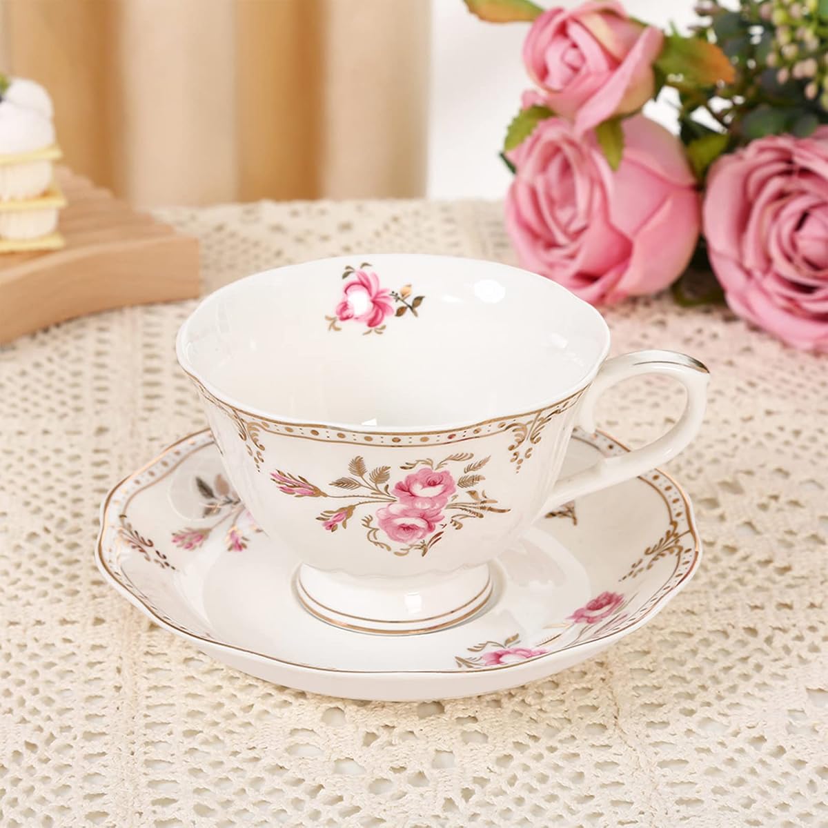 1pc Vintage British Floral Porcelain Tea Cup and Saucer Set - Elegant Light Pink & Golden Trim, 7.4oz Large Capacity, New Bone China Coffee Tea Set with Decorative Saucer, Ideal Gift for Housewarming, Wedding, Birthday, Mother's Day, Christmas - Dainty