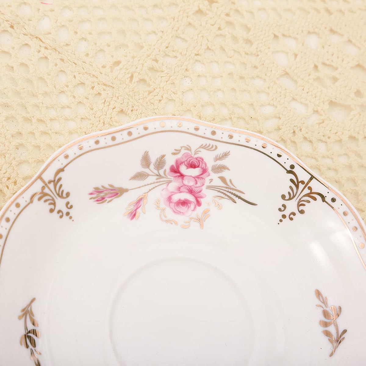 1pc Vintage British Floral Porcelain Tea Cup and Saucer Set - Elegant Light Pink & Golden Trim, 7.4oz Large Capacity, New Bone China Coffee Tea Set with Decorative Saucer, Ideal Gift for Housewarming, Wedding, Birthday, Mother's Day, Christmas - Dainty