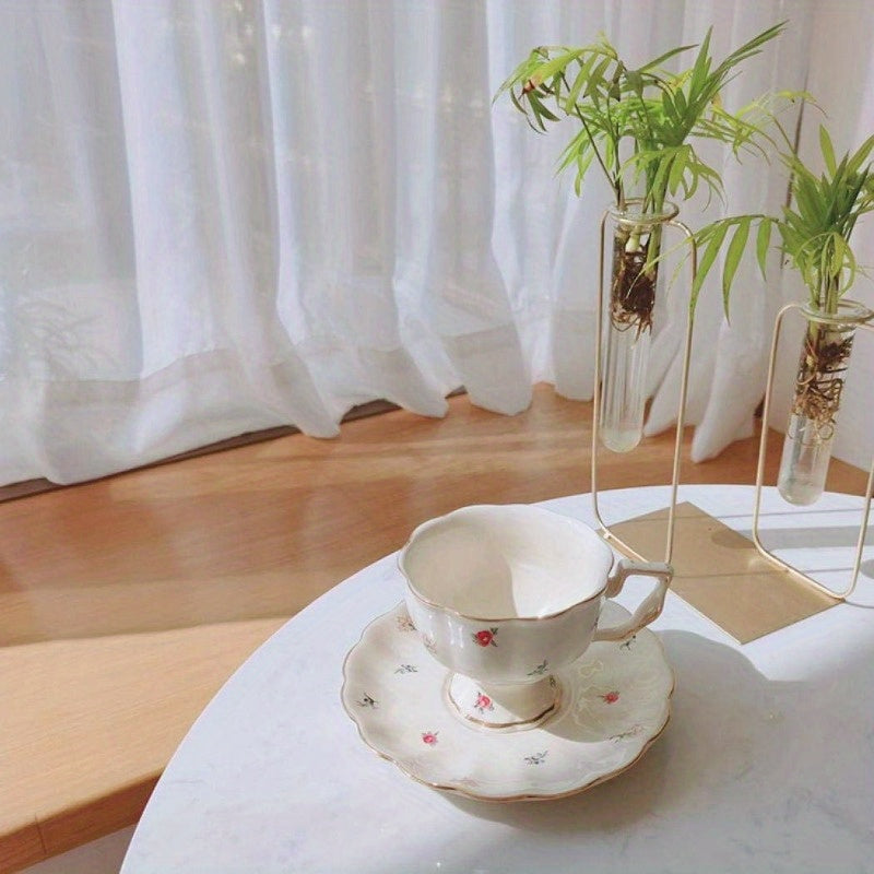 1pc Vintage Strawberry Floral Teapot - Elegant & Golden Porcelain Tea Set with Non-Slip Base, Dishwasher Safe Cup and Saucer + Teaspoon - Luxury Dining Tableware for Coffee, Tea, Special Occasions - Ideal Gift for Women & Home Decor - Strawberry Pattern,