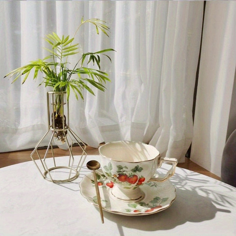 1pc Vintage Strawberry Floral Teapot - Elegant & Golden Porcelain Tea Set with Non-Slip Base, Dishwasher Safe Cup and Saucer + Teaspoon - Luxury Dining Tableware for Coffee, Tea, Special Occasions - Ideal Gift for Women & Home Decor - Strawberry Pattern,